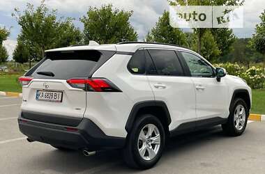 Внедорожник / Кроссовер Toyota RAV4 2020 в Львове