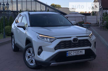 Внедорожник / Кроссовер Toyota RAV4 2021 в Стрые