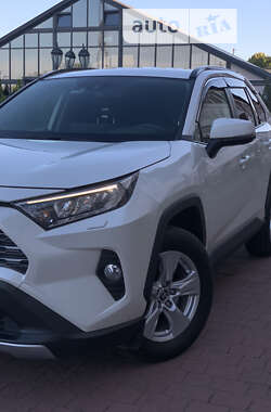 Внедорожник / Кроссовер Toyota RAV4 2021 в Стрые