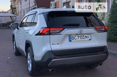 Внедорожник / Кроссовер Toyota RAV4 2021 в Стрые