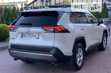 Внедорожник / Кроссовер Toyota RAV4 2021 в Стрые