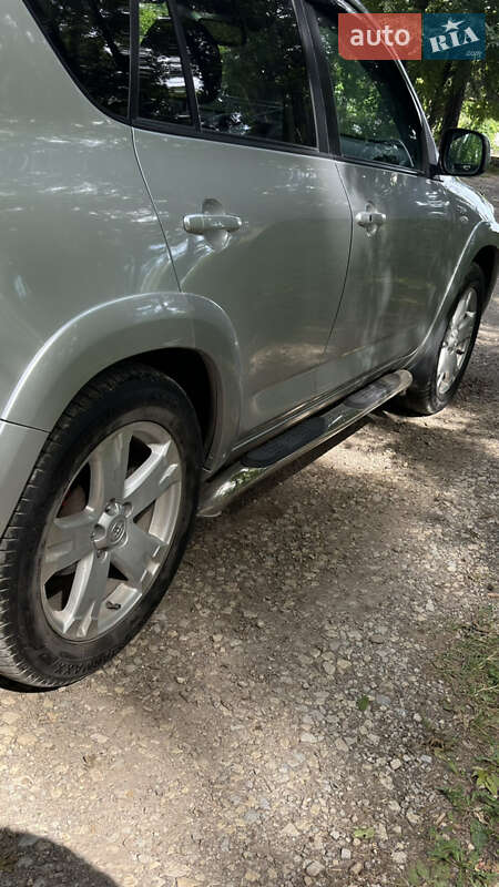 Внедорожник / Кроссовер Toyota RAV4 2006 в Каменец-Подольском