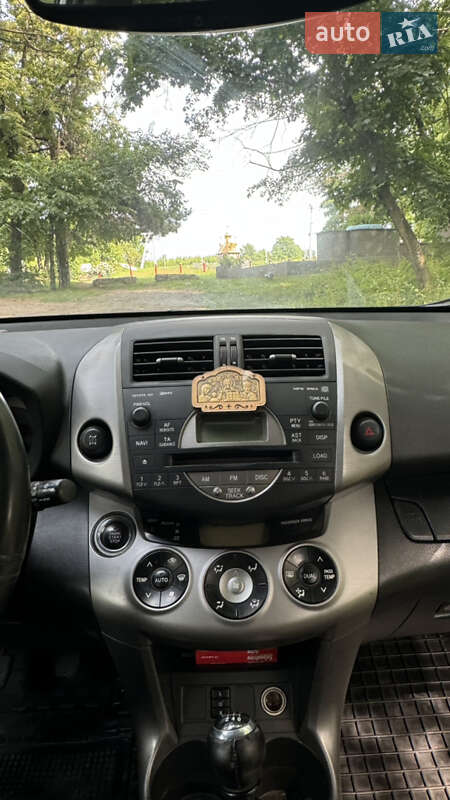 Внедорожник / Кроссовер Toyota RAV4 2006 в Каменец-Подольском