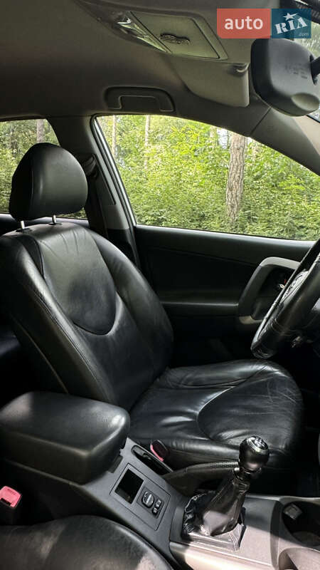 Внедорожник / Кроссовер Toyota RAV4 2006 в Каменец-Подольском