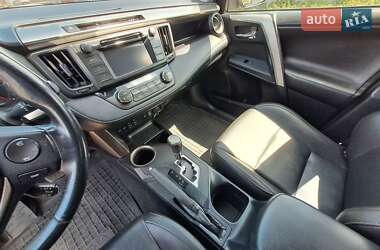 Внедорожник / Кроссовер Toyota RAV4 2013 в 