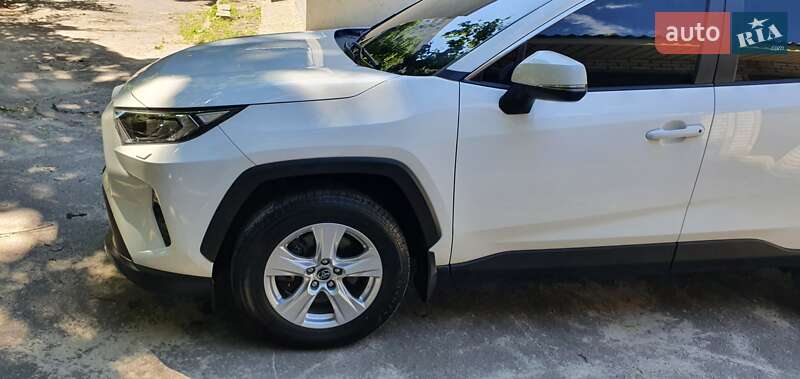 Внедорожник / Кроссовер Toyota RAV4 2019 в Харькове