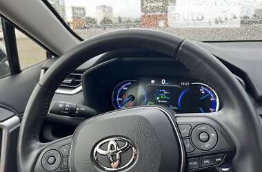 Внедорожник / Кроссовер Toyota RAV4 2020 в Киеве