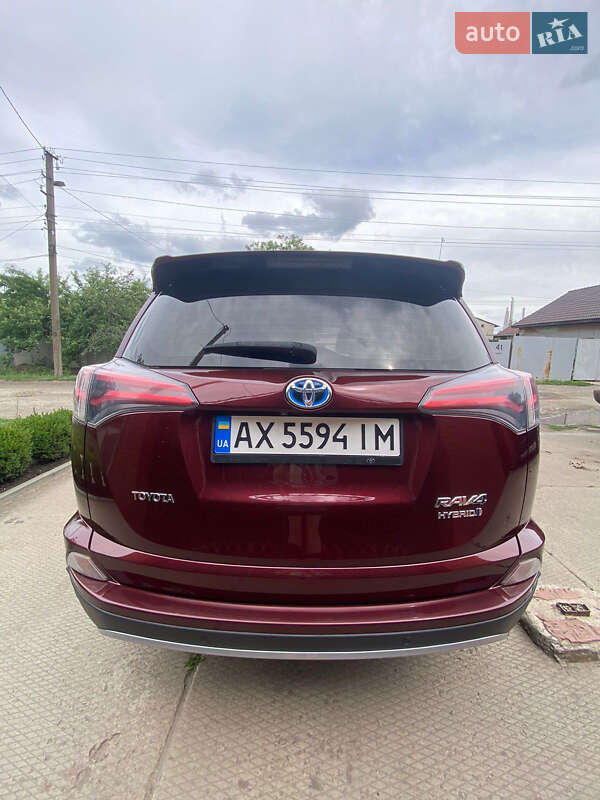 Позашляховик / Кросовер Toyota RAV4 2017 в Лозовій