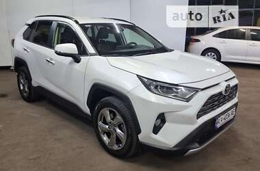 Позашляховик / Кросовер Toyota RAV4 2019 в Києві