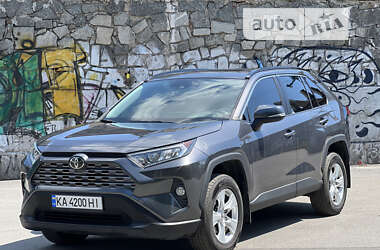 Внедорожник / Кроссовер Toyota RAV4 2019 в Днепре