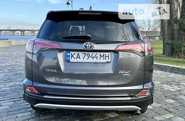 Позашляховик / Кросовер Toyota RAV4 2016 в Києві
