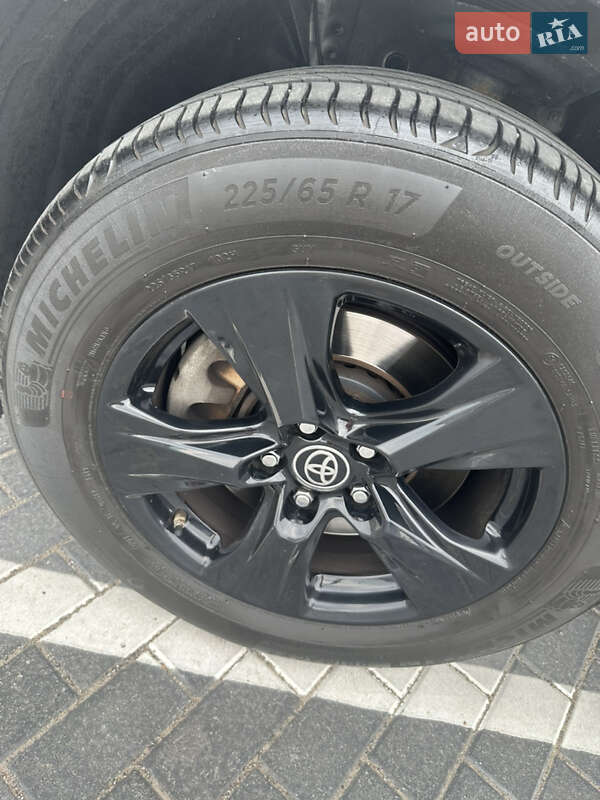 Внедорожник / Кроссовер Toyota RAV4 2020 в Виннице