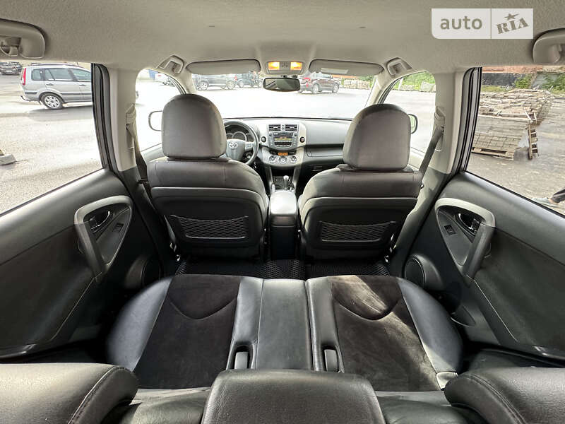 Внедорожник / Кроссовер Toyota RAV4 2011 в Виннице