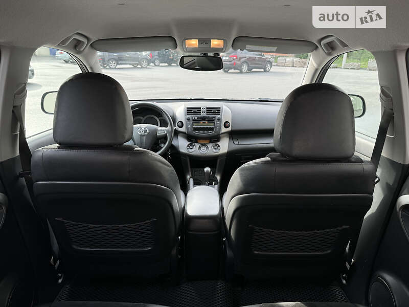 Внедорожник / Кроссовер Toyota RAV4 2011 в Виннице