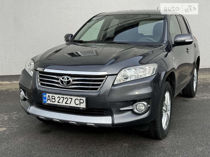 Внедорожник / Кроссовер Toyota RAV4 2011 в Виннице