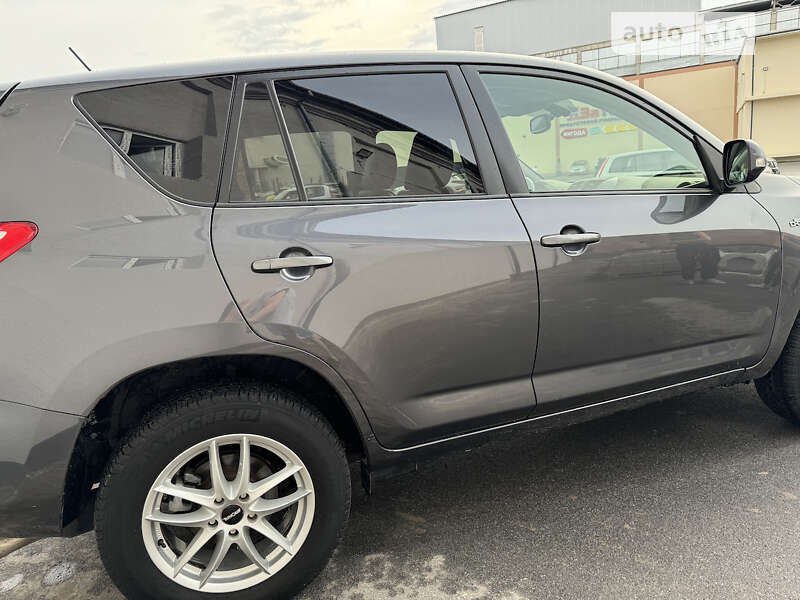 Внедорожник / Кроссовер Toyota RAV4 2011 в Виннице
