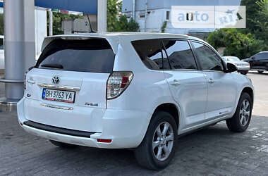 Внедорожник / Кроссовер Toyota RAV4 2012 в 