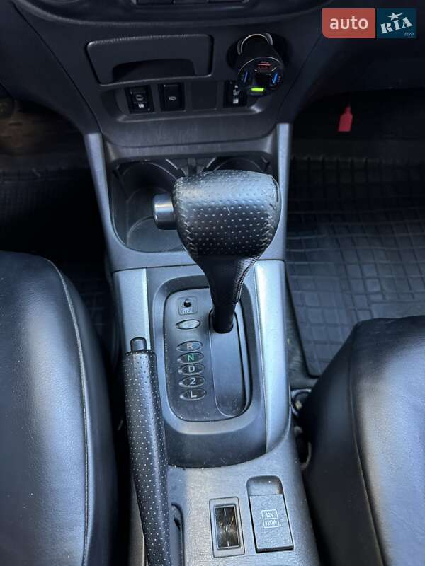 Позашляховик / Кросовер Toyota RAV4 2004 в Одесі