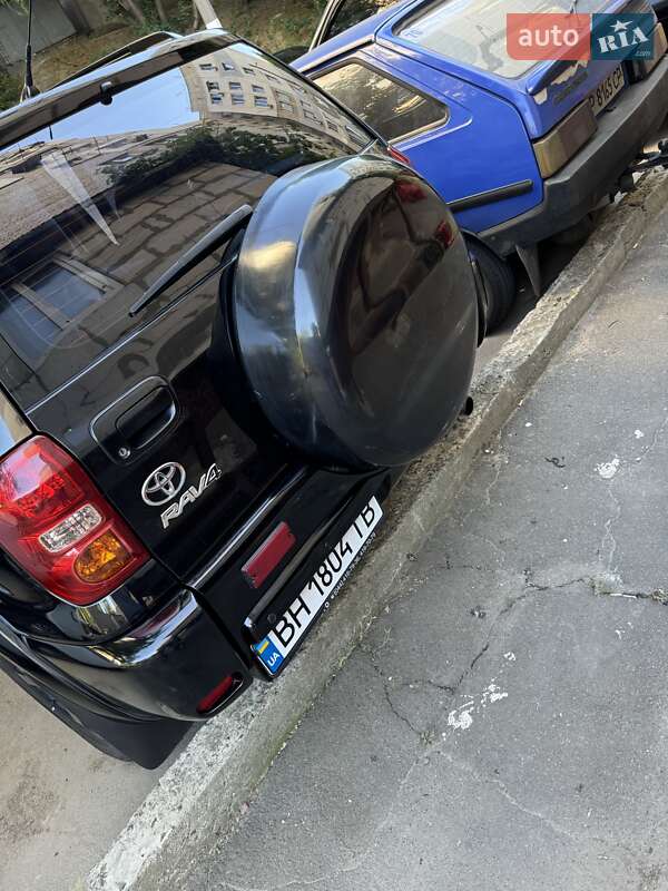 Позашляховик / Кросовер Toyota RAV4 2004 в Одесі