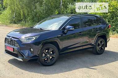 Позашляховик / Кросовер Toyota RAV4 2020 в Львові