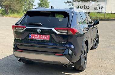 Позашляховик / Кросовер Toyota RAV4 2020 в Львові