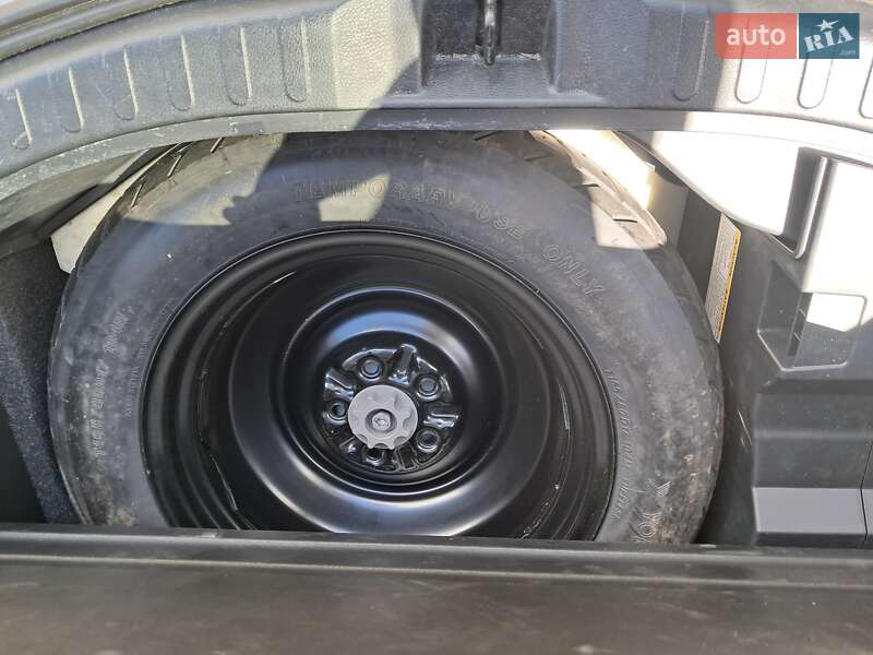 Позашляховик / Кросовер Toyota RAV4 2017 в Житомирі фото 24 Позашляховик / Кросовер Toyota RAV4 2017 в Житомирі