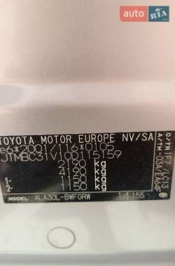 Внедорожник / Кроссовер Toyota RAV4 2013 в 