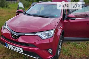 Позашляховик / Кросовер Toyota RAV4 2017 в Червонограді