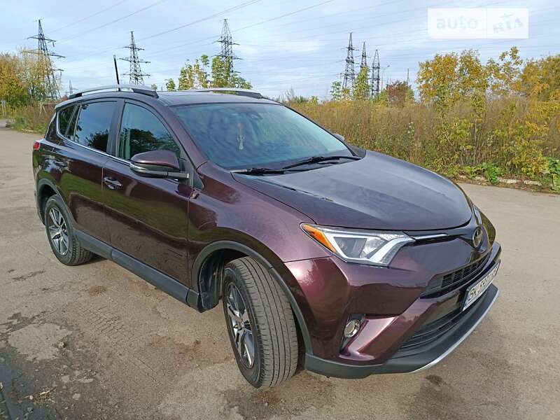 Позашляховик / Кросовер Toyota RAV4 2018 в Рівному