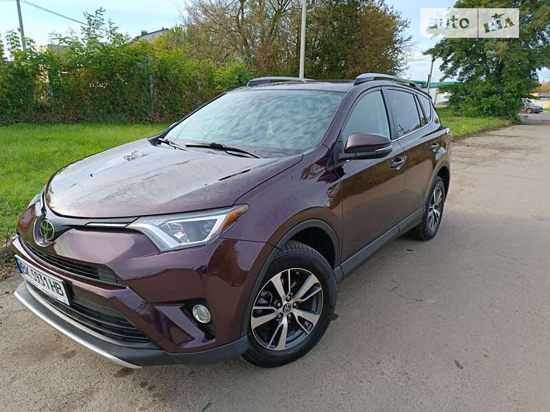 Позашляховик / Кросовер Toyota RAV4 2018 в Рівному