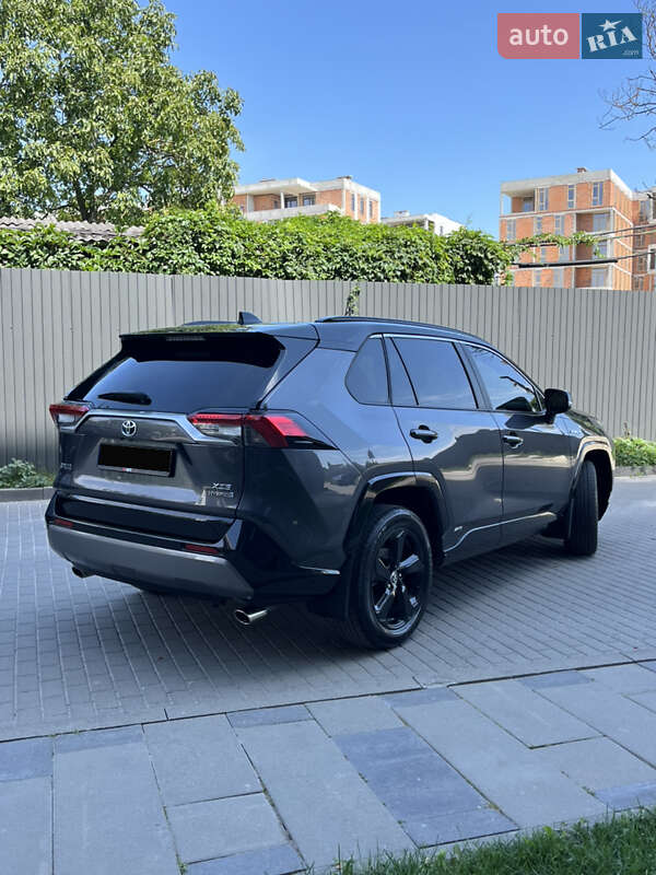 Внедорожник / Кроссовер Toyota RAV4 2021 в Львове