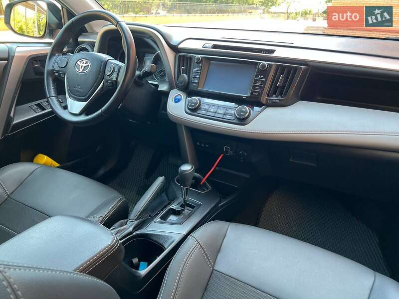 Позашляховик / Кросовер Toyota RAV4 2018 в Одесі