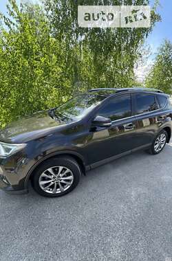 Позашляховик / Кросовер Toyota RAV4 2016 в Вишгороді