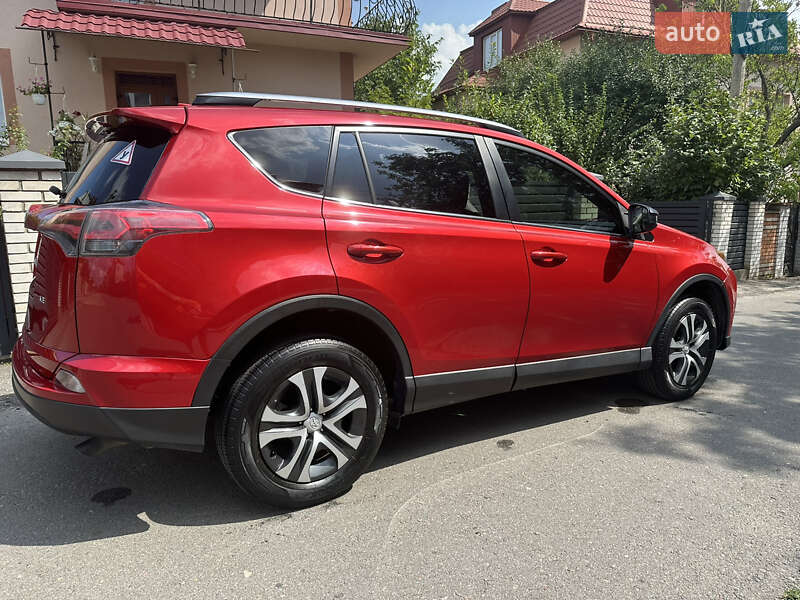 Позашляховик / Кросовер Toyota RAV4 2017 в Івано-Франківську фото 3 Позашляховик / Кросовер Toyota RAV4 2017 в Івано-Франківську