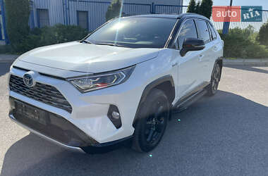 Внедорожник / Кроссовер Toyota RAV4 2020 в Днепре