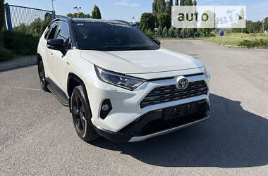 Позашляховик / Кросовер Toyota RAV4 2020 в Дніпрі