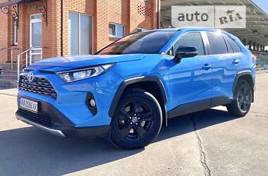 Внедорожник / Кроссовер Toyota RAV4 2019 в Киеве