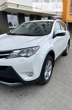 Позашляховик / Кросовер Toyota RAV4 2013 в Чернівцях