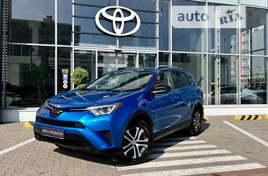 Позашляховик / Кросовер Toyota RAV4 2017 в Чернігові