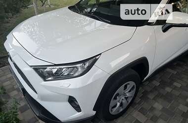 Позашляховик / Кросовер Toyota RAV4 2019 в Києві