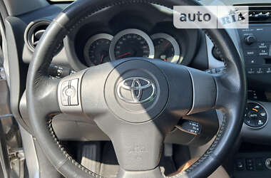 Внедорожник / Кроссовер Toyota RAV4 2006 в Киеве