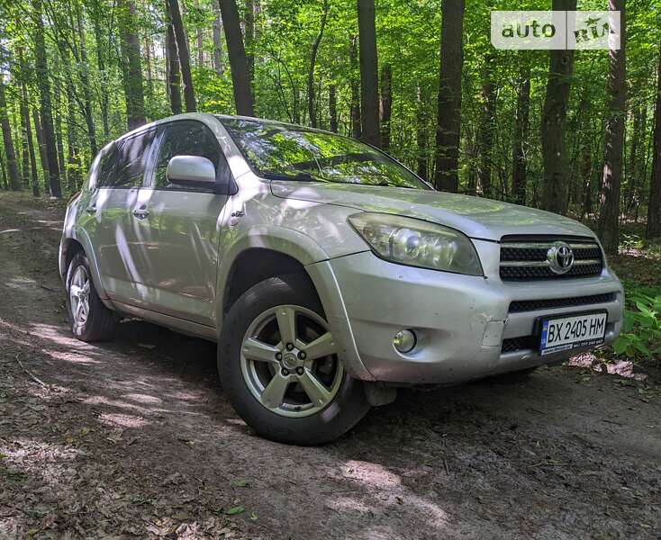 Внедорожник / Кроссовер Toyota RAV4 2008 в Славуте