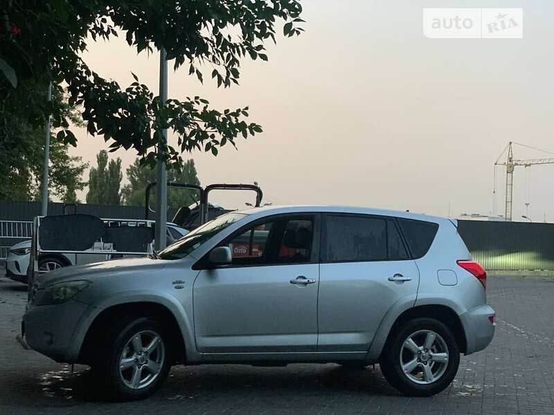 Внедорожник / Кроссовер Toyota RAV4 2008 в Славуте