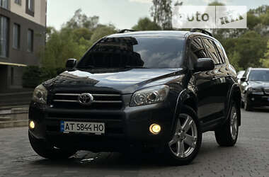 Позашляховик / Кросовер Toyota RAV4 2007 в Івано-Франківську