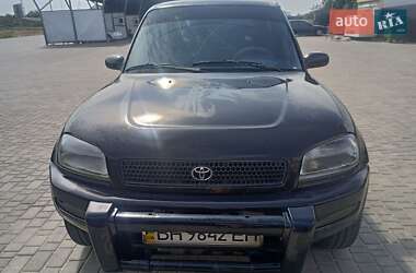 Внедорожник / Кроссовер Toyota RAV4 1995 в 