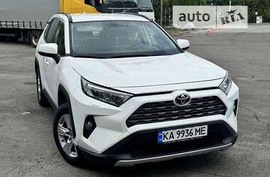 Внедорожник / Кроссовер Toyota RAV4 2019 в Тячеве