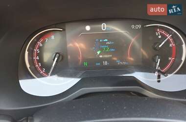 Позашляховик / Кросовер Toyota RAV4 2021 в 