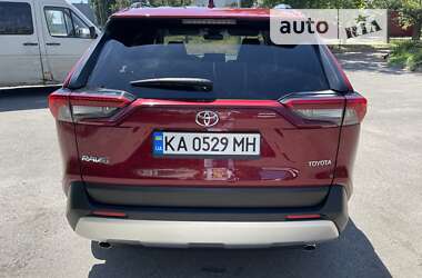 Внедорожник / Кроссовер Toyota RAV4 2020 в Киеве