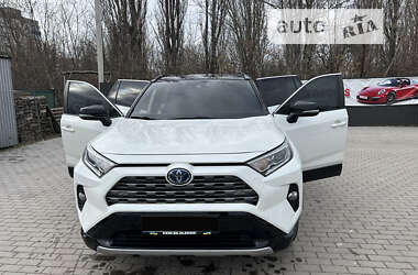 Внедорожник / Кроссовер Toyota RAV4 2020 в Хмельницком