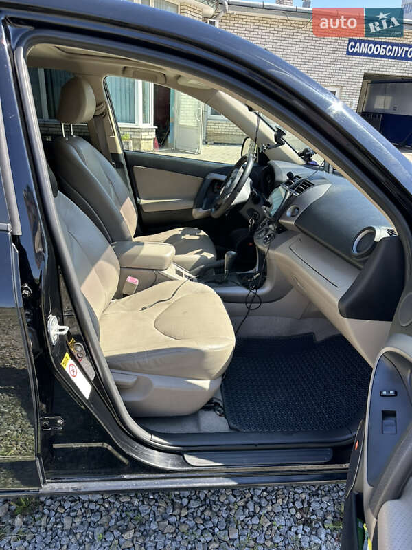 Внедорожник / Кроссовер Toyota RAV4 2008 в Ивано-Франковске